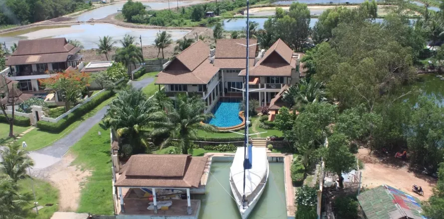 Villa à Phuket, Thaïlande 5 chambres № 140478