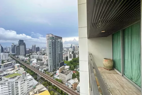 Кондоминиум с 2 спальнями в Ваттхане, Бангкок, Таиланд № 140472 - фото 1