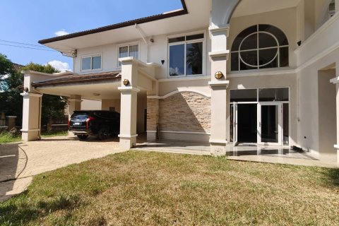 Вилла в Ханг Донге, Таиланд с 4 спальнями  № 158120