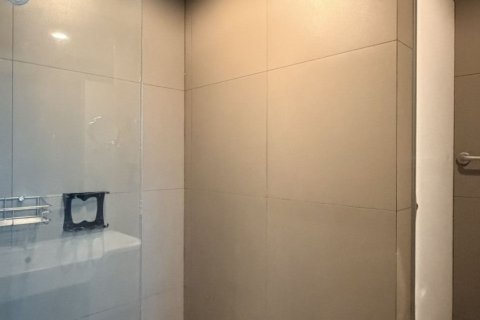 Condo à Watthana, Bangkok, Thaïlande, 2 chambres  № 158122 - photo 9