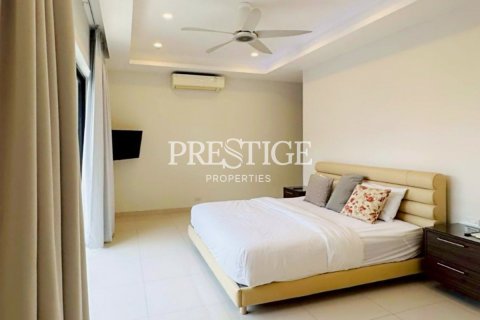 House in Pattaya, Thailand 3 bedrooms № 198141 - photo 10