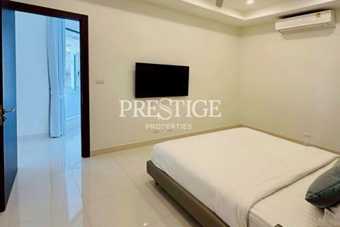 House in Pattaya, Thailand 3 bedrooms № 198141 - photo 15