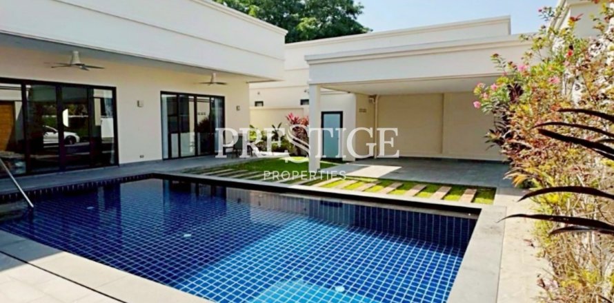 House in Pattaya, Thailand 3 bedrooms № 198141
