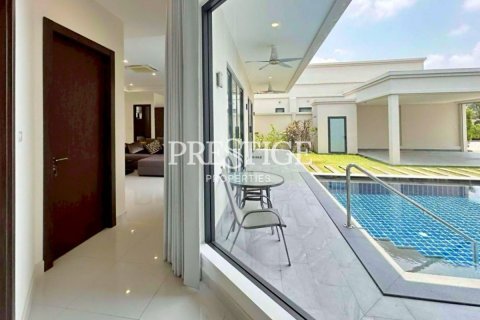 House in Pattaya, Thailand 3 bedrooms № 198141 - photo 17