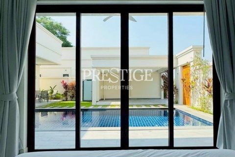 House in Pattaya, Thailand 3 bedrooms № 198141 - photo 12