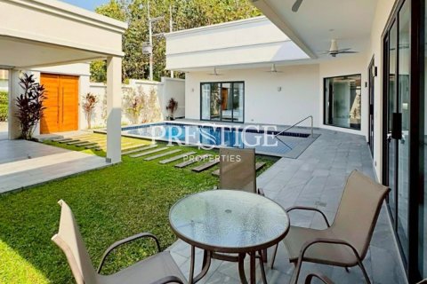 House in Pattaya, Thailand 3 bedrooms № 198141 - photo 19