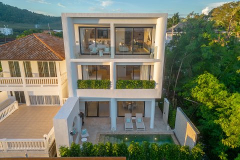 Villa in Phuket, Thailand 3 bedrooms № 164752