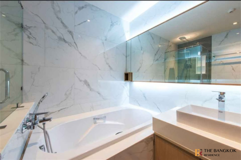 Condo in Bangkok, Thailand, 3 bedrooms № 189898 - photo 2