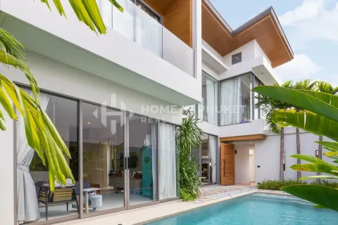 House in Phuket, Thailand 3 bedrooms № 146631 - photo 1