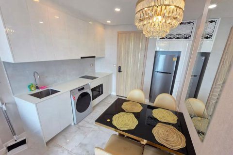 Apartamento de 2 habitaciones en Pattaya, Tailandia № 214139 - foto 7