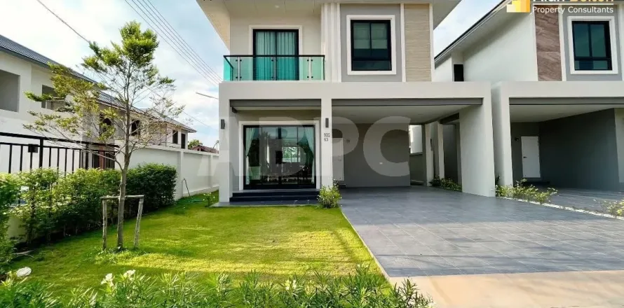 Casa de 3 dormitorios en Pattaya, Tailandia № 211937