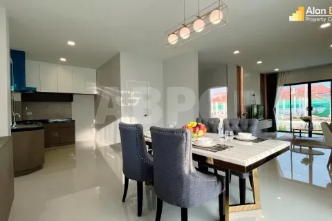 Casa de 3 dormitorios en Pattaya, Tailandia № 211937 - foto 3