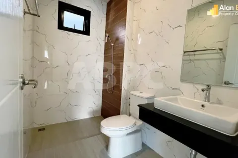 Casa de 3 dormitorios en Pattaya, Tailandia № 211937 - foto 5