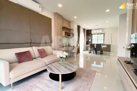 Casa de 3 dormitorios en Pattaya, Tailandia № 211937 - foto 4