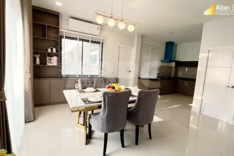 Casa de 3 dormitorios en Pattaya, Tailandia № 211937 - foto 9