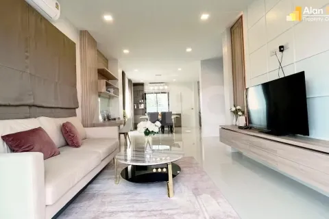 Casa de 3 dormitorios en Pattaya, Tailandia № 211937 - foto 12
