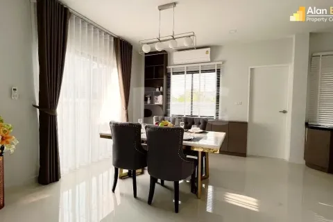 Casa de 3 dormitorios en Pattaya, Tailandia № 211937 - foto 11