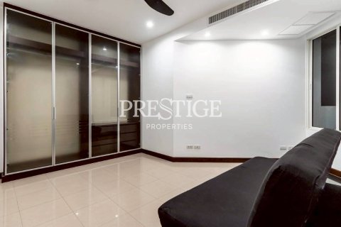 Condo in Pattaya, Thailand, 3 bedrooms № 197971 - photo 23
