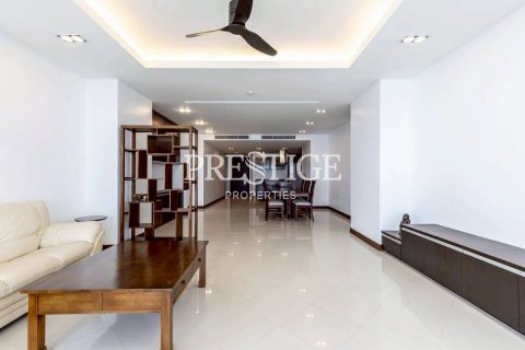 Condo in Pattaya, Thailand, 3 bedrooms № 197971 - photo 4