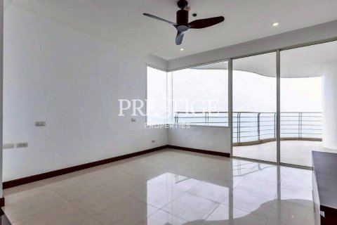 Condo in Pattaya, Thailand, 3 bedrooms № 197971 - photo 18