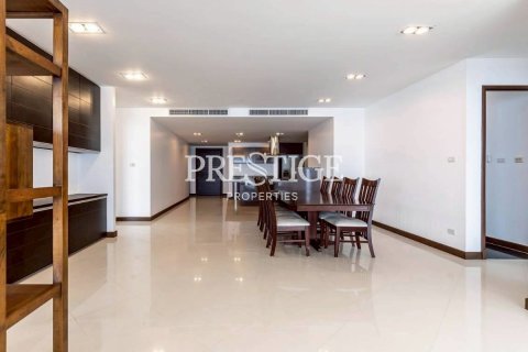 Condo in Pattaya, Thailand, 3 bedrooms № 197971 - photo 7