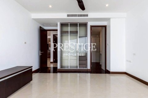 Condo in Pattaya, Thailand, 3 bedrooms № 197971 - photo 19