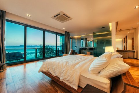 Villa in Phuket, Thailand 4 bedrooms № 137090 - photo 14