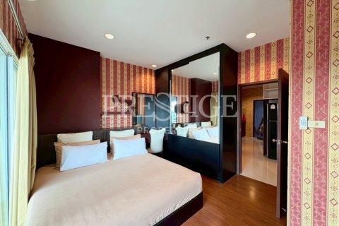 Condo in Pattaya, Thailand, 2 bedrooms № 197467 - photo 16