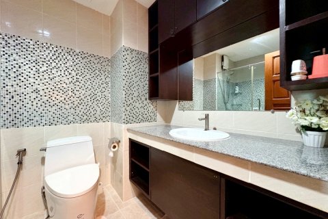 Condo in Pattaya, Thailand, 2 bedrooms № 197467 - photo 13