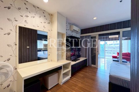 Condo in Pattaya, Thailand, 2 bedrooms № 197467 - photo 12