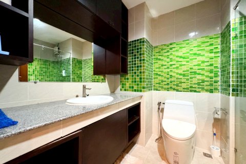 Condo in Pattaya, Thailand, 2 bedrooms № 197467 - photo 7
