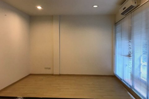Townhouse in Suan Luang, Bangkok, Thailand 3 bedrooms № 157161 - photo 12