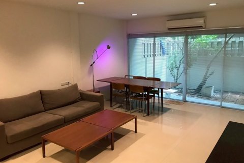 Townhouse in Suan Luang, Bangkok, Thailand 3 bedrooms № 157161 - photo 3