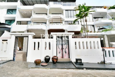 House in Pattaya, Thailand 8 bedrooms № 198403