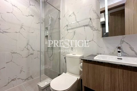 House in Pattaya, Thailand 4 bedrooms № 198397 - photo 16