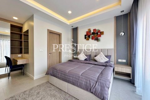 House in Pattaya, Thailand 4 bedrooms № 198397 - photo 9