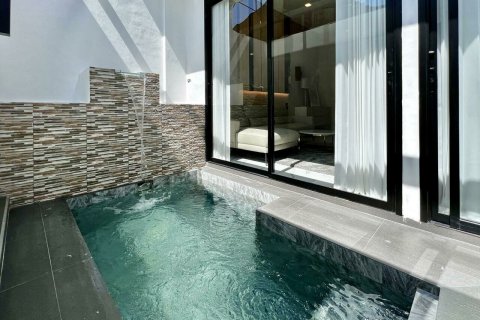 Penthouse in Pattaya, Thailand 4 bedrooms № 177821 - photo 18
