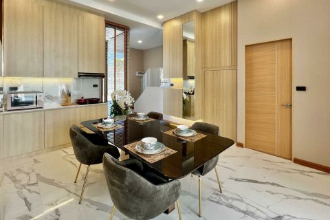 Penthouse in Pattaya, Thailand 4 bedrooms № 177821 - photo 2