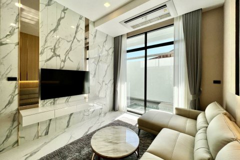 Penthouse in Pattaya, Thailand 4 bedrooms № 177821 - photo 6