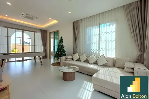 Casa de 5 dormitorios en Pattaya, Tailandia № 211457 - foto 7