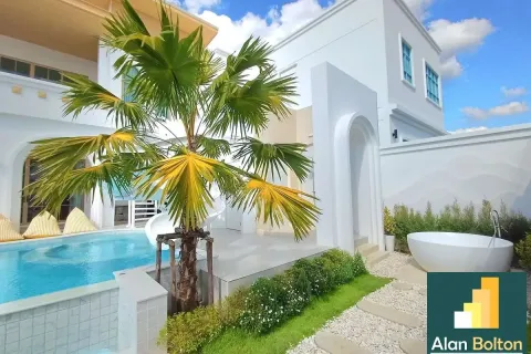 Casa de 5 dormitorios en Pattaya, Tailandia № 211457 - foto 4