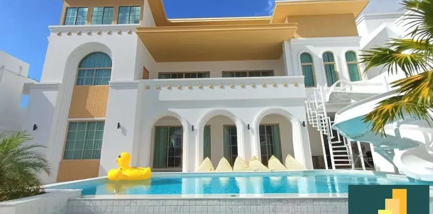 Casa de 5 dormitorios en Pattaya, Tailandia № 211457