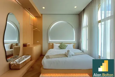 Casa de 5 dormitorios en Pattaya, Tailandia № 211457 - foto 16