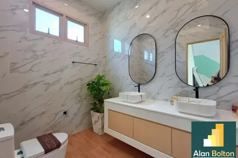 Casa de 5 dormitorios en Pattaya, Tailandia № 211457 - foto 10