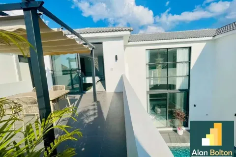 Casa de 4 dormitorios en Jomtien Beach, Pattaya, Tailandia № 211459 - foto 4