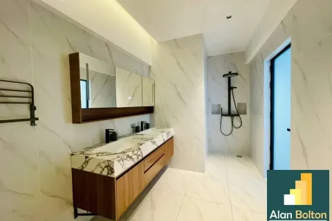 Casa de 4 dormitorios en Jomtien Beach, Pattaya, Tailandia № 211459 - foto 15