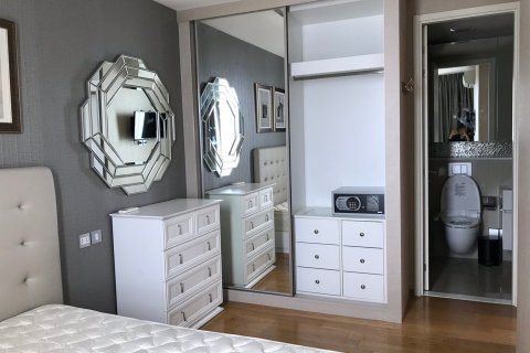 Condo in Bangkok, Thailand, 2 bedrooms  № 143712 - photo 6