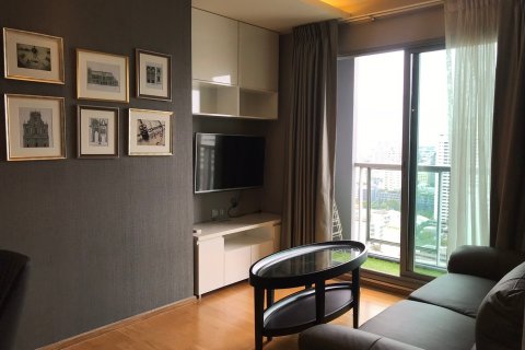 Condo in Bangkok, Thailand, 2 bedrooms  № 143712 - photo 1