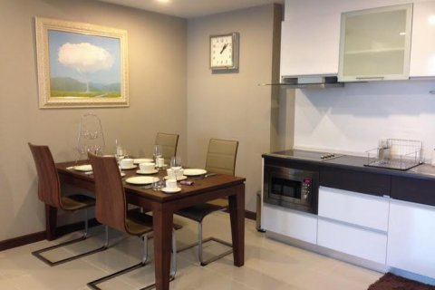 Condo in Bangkok, Thailand, 2 bedrooms № 143708 - photo 4