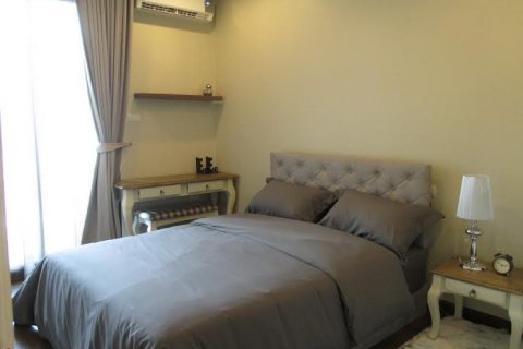 Condo in Bangkok, Thailand, 2 bedrooms № 143708 - photo 9